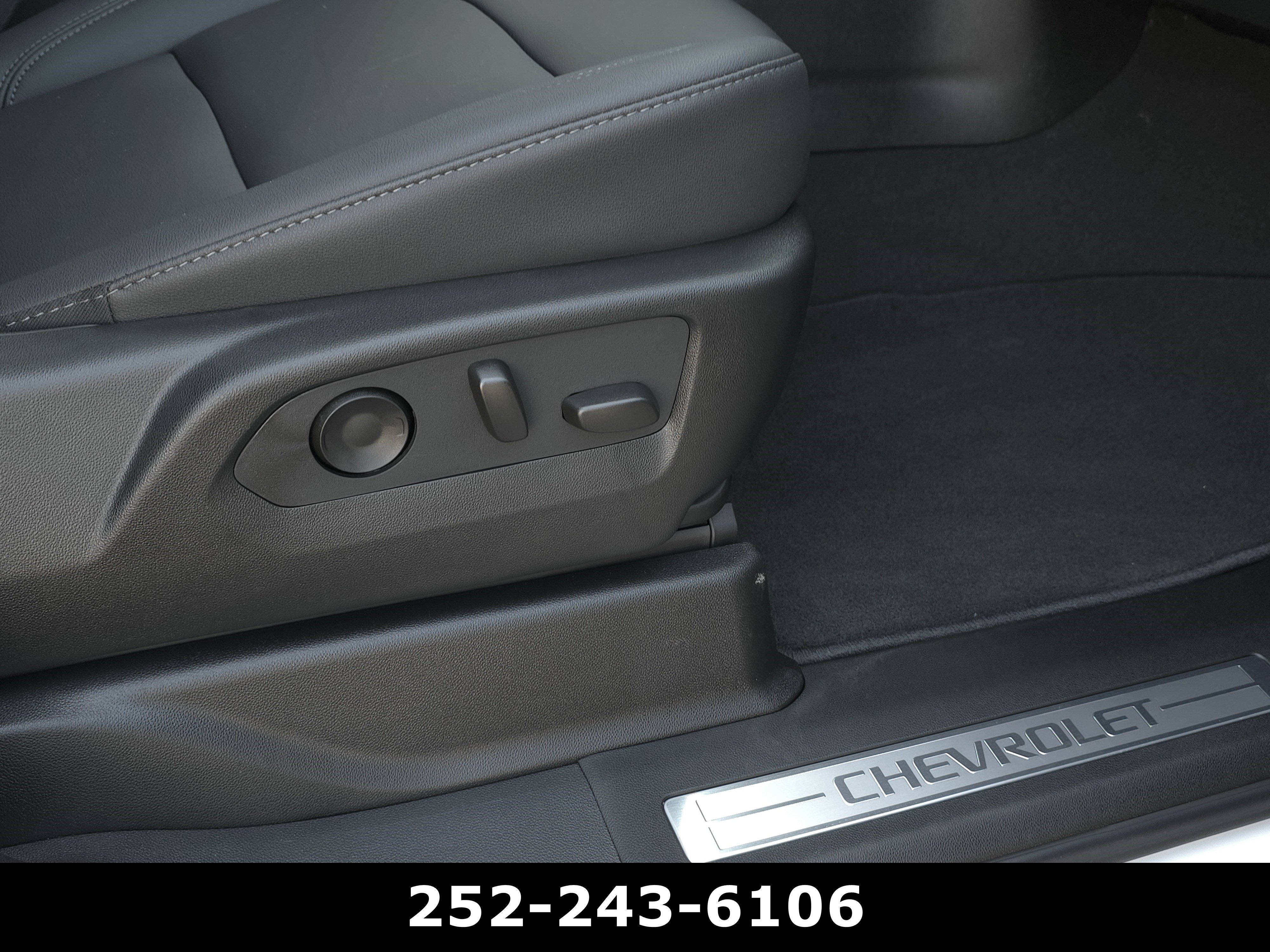 Used 2025 Chevrolet Suburban Z71 w/ Z71 Off-Road Package AWD/4WD image 50