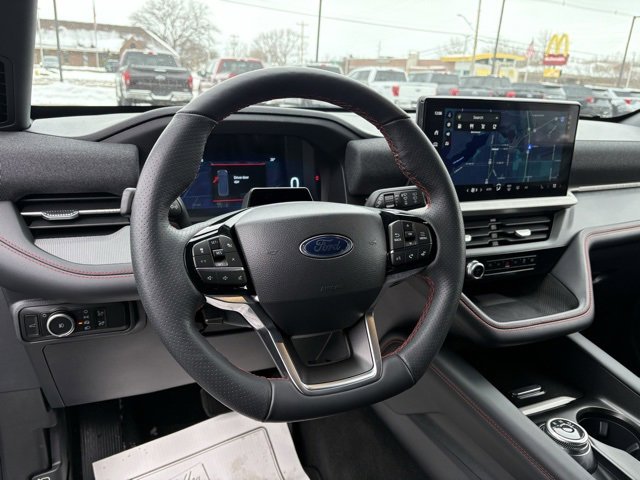 Used 2025 Ford Explorer ST-Line image 4