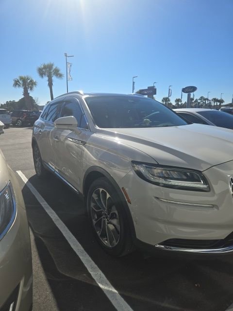 Used 2022 Lincoln Nautilus Reserve w/ Equipment Group 201A image 2