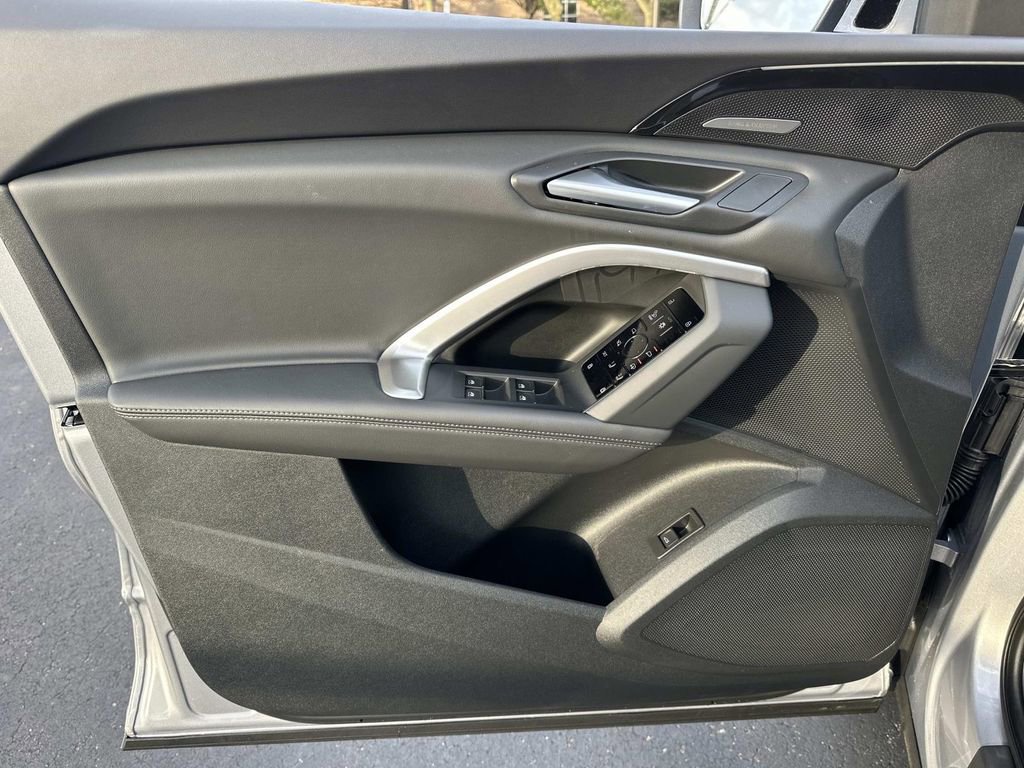 New 2025 Audi Q5 Premium Plus image 11