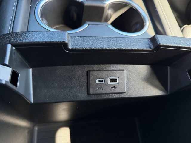 Used 2022 Chevrolet Tahoe Z71 w/ Luxury Package image 29