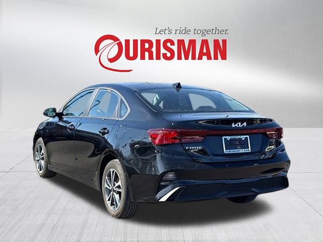 Used 2023 Kia Forte LXS image 4