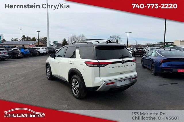 Used 2023 Nissan Pathfinder SL AWD/4WD image 5
