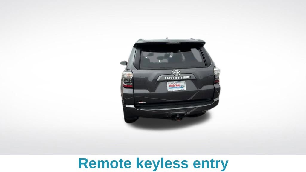 Used 2022 Toyota 4Runner SR5 Premium image 4