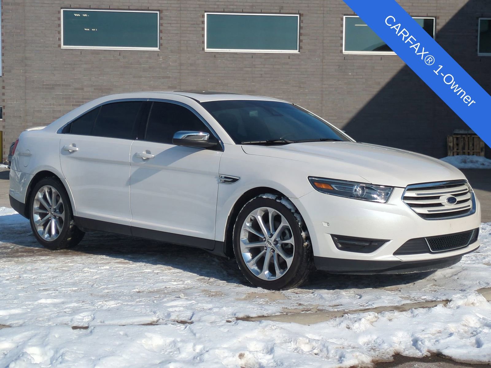 Used 2018 Ford Taurus Limited w/ Driver Assist Package image 10