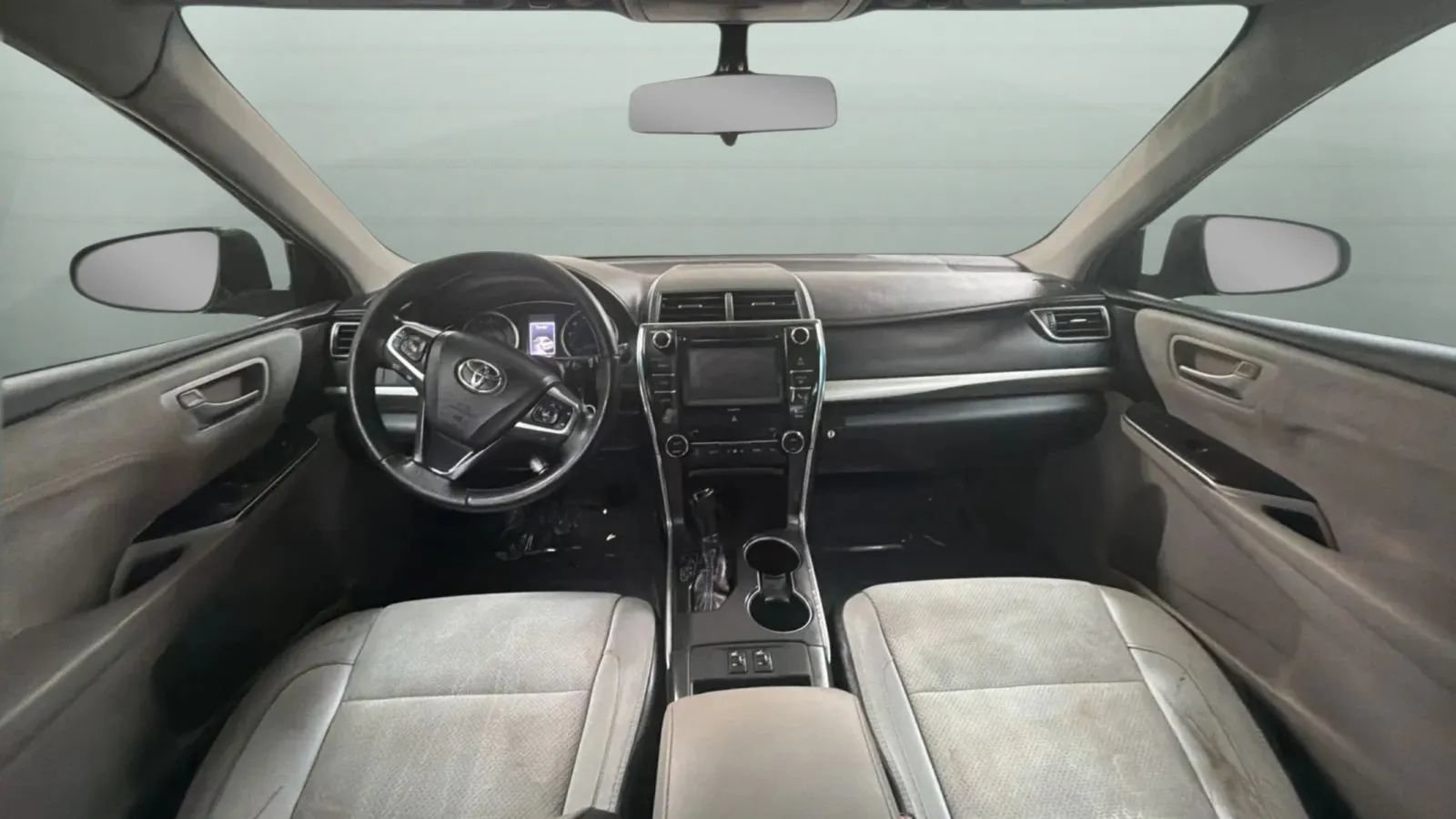 Used 2017 Toyota Camry XSE w/ Moonroof Package FWD image 9