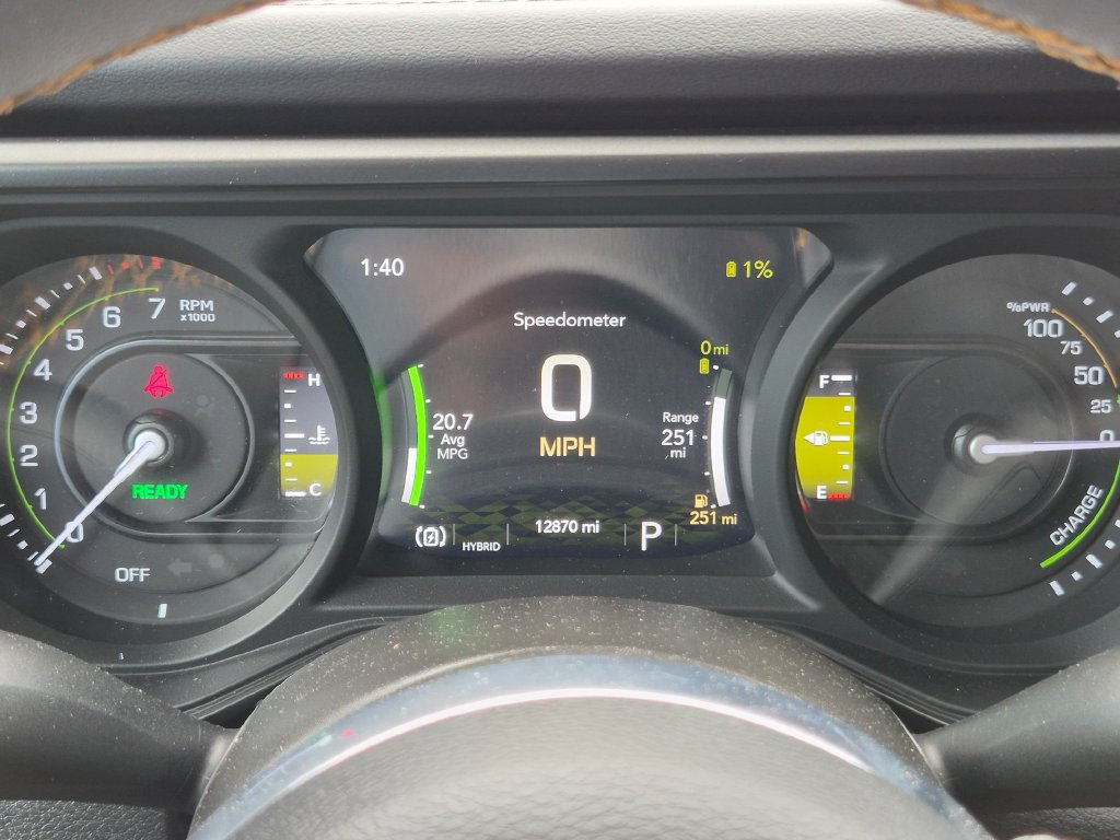 Used 2024 Jeep Wrangler Unlimited Sahara w/ Technology Group AWD/4WD image 16