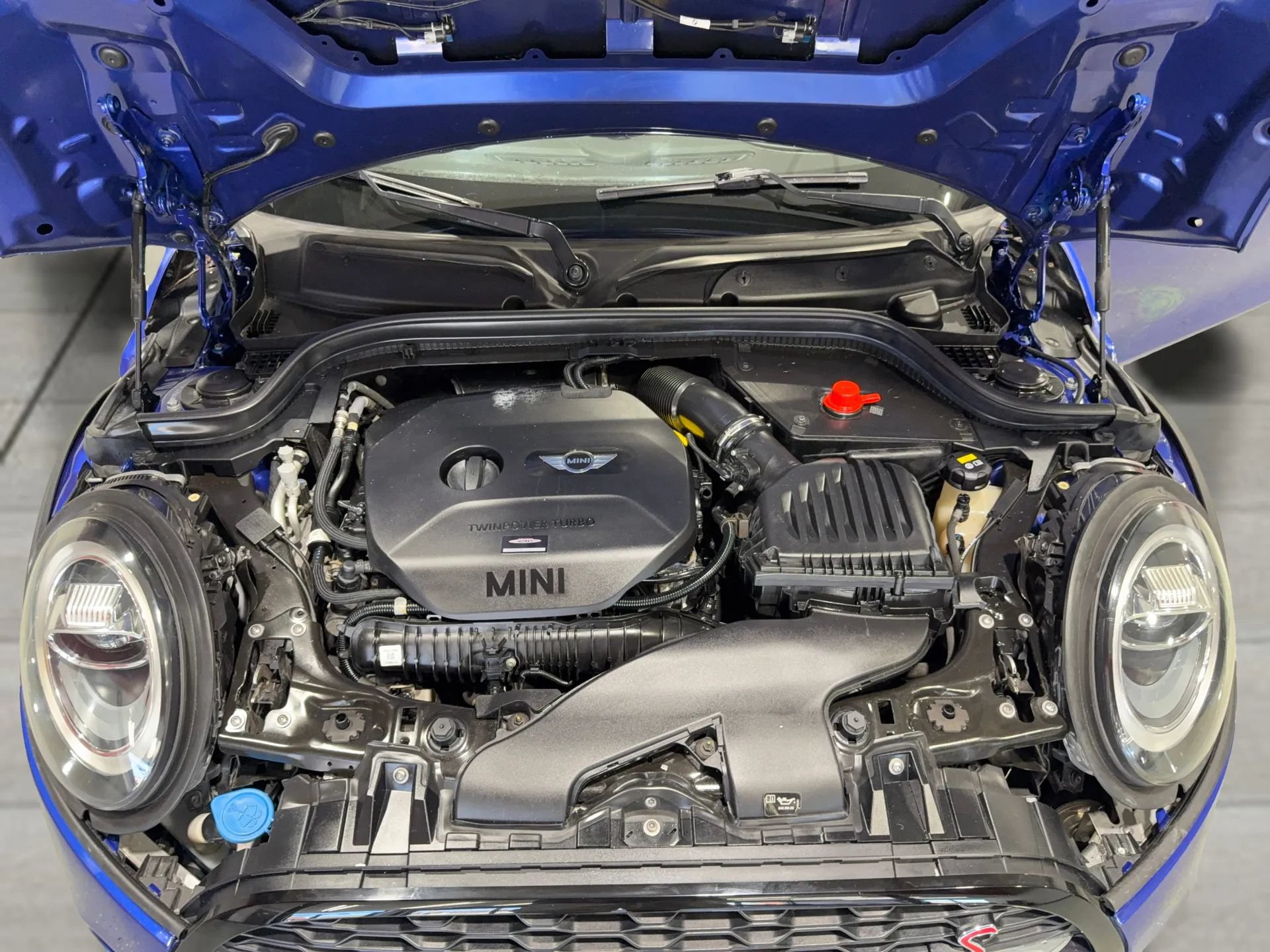 Used 2019 MINI Cooper S w/ Driver Assistance Package FWD image 11