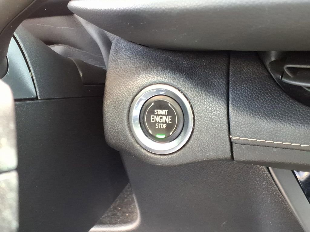 Used 2022 Buick Envision Essence w/ Sport Touring Package image 12