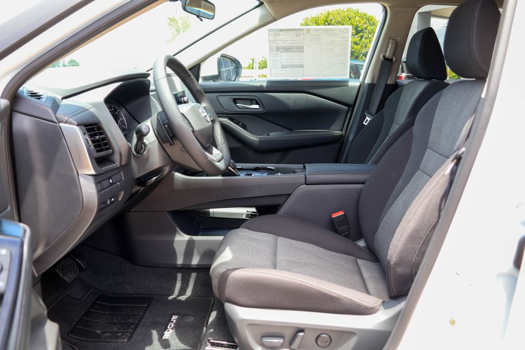 New 2026 Nissan Rogue SV FWD image 7