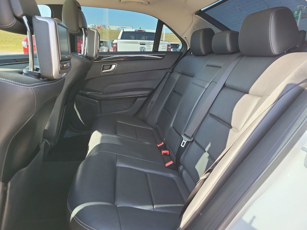 Used 2014 Mercedes-Benz E 250 BlueTEC Sedan image 24