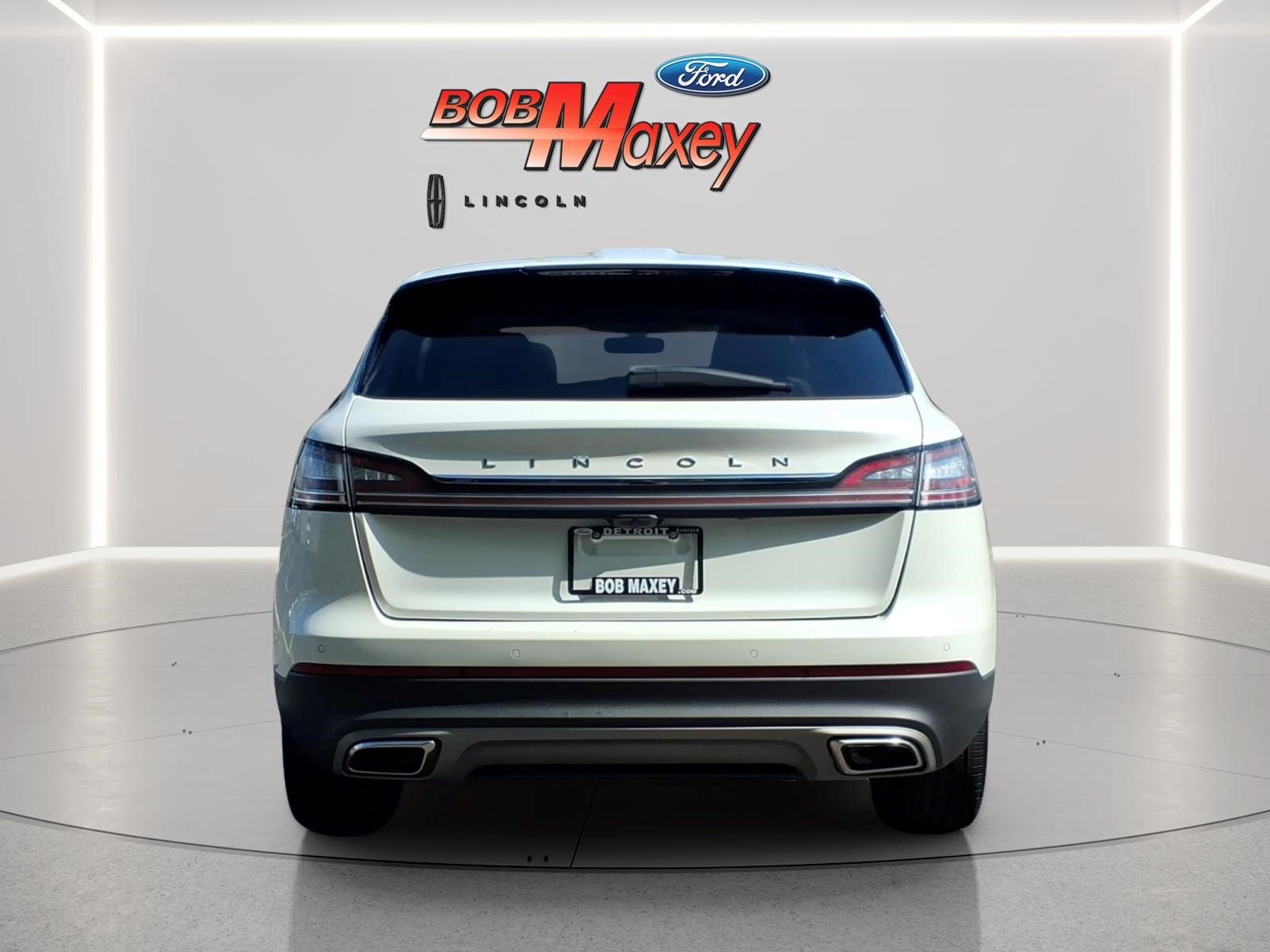 Used 2023 Lincoln Nautilus Reserve FWD image 5