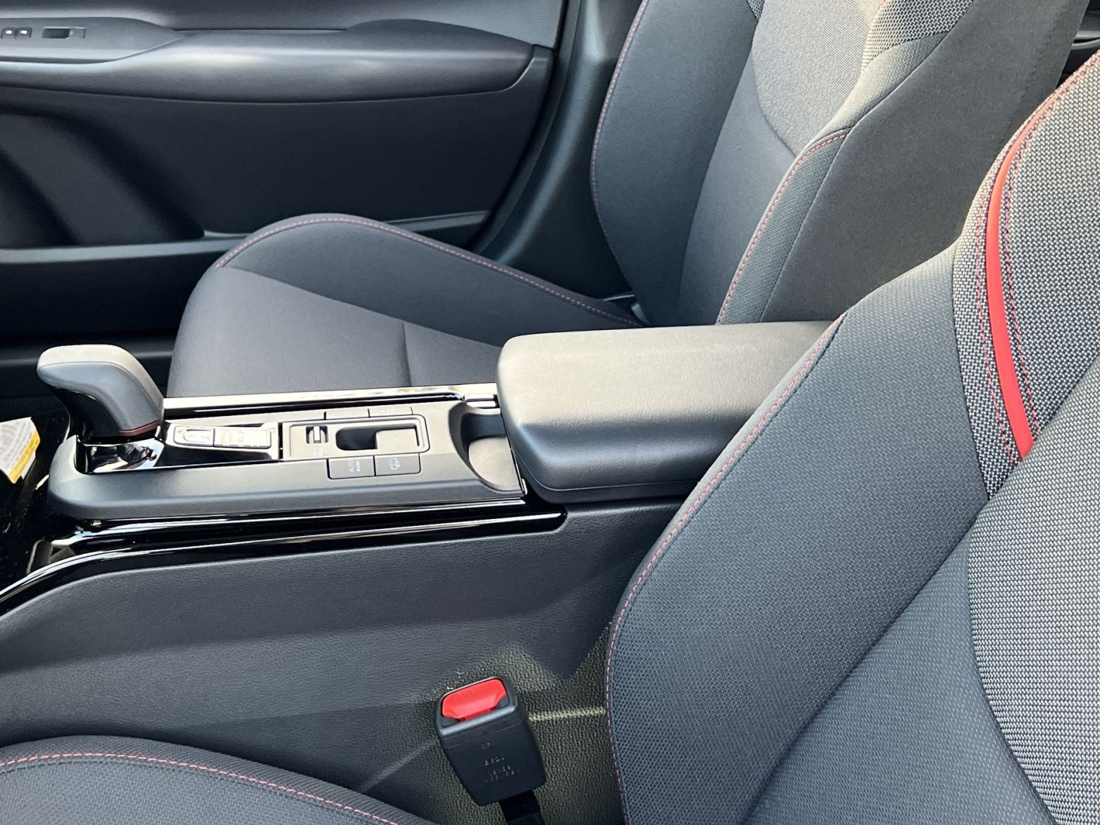New 2026 Toyota Prius Plug-In Hybrid FWD image 19