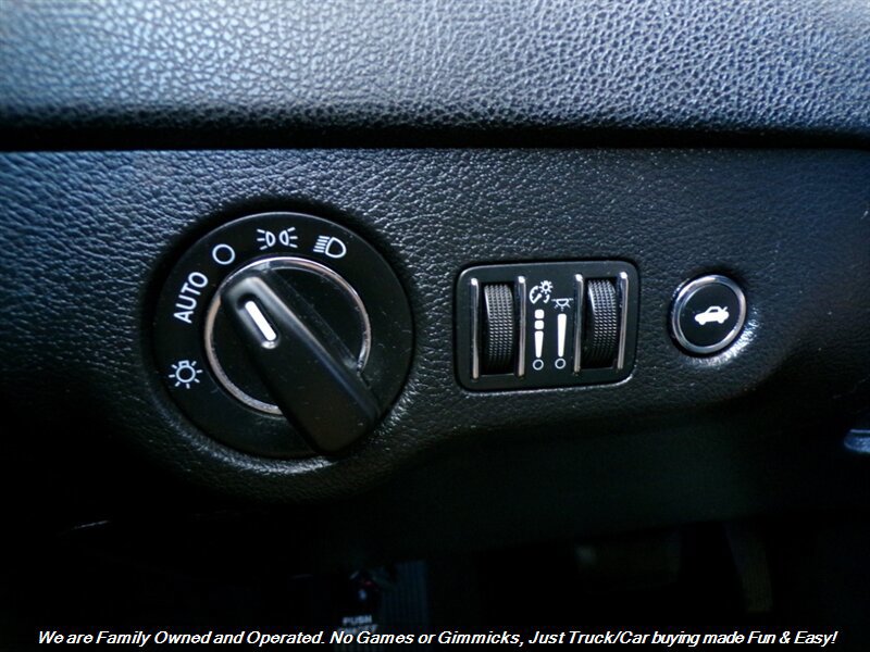 Used 2015 Chrysler 300 Limited RWD image 44