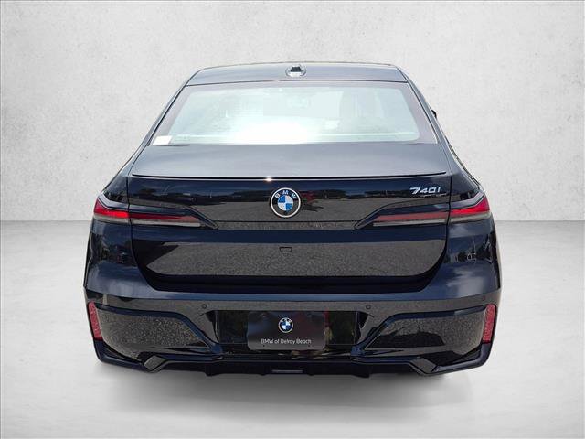 New 2026 BMW 740i w/ Premium Package RWD image 7