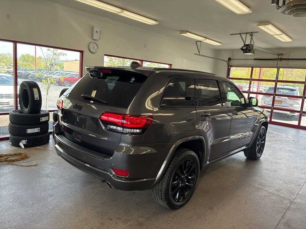 Used 2020 Jeep Grand Cherokee Altitude AWD/4WD image 25