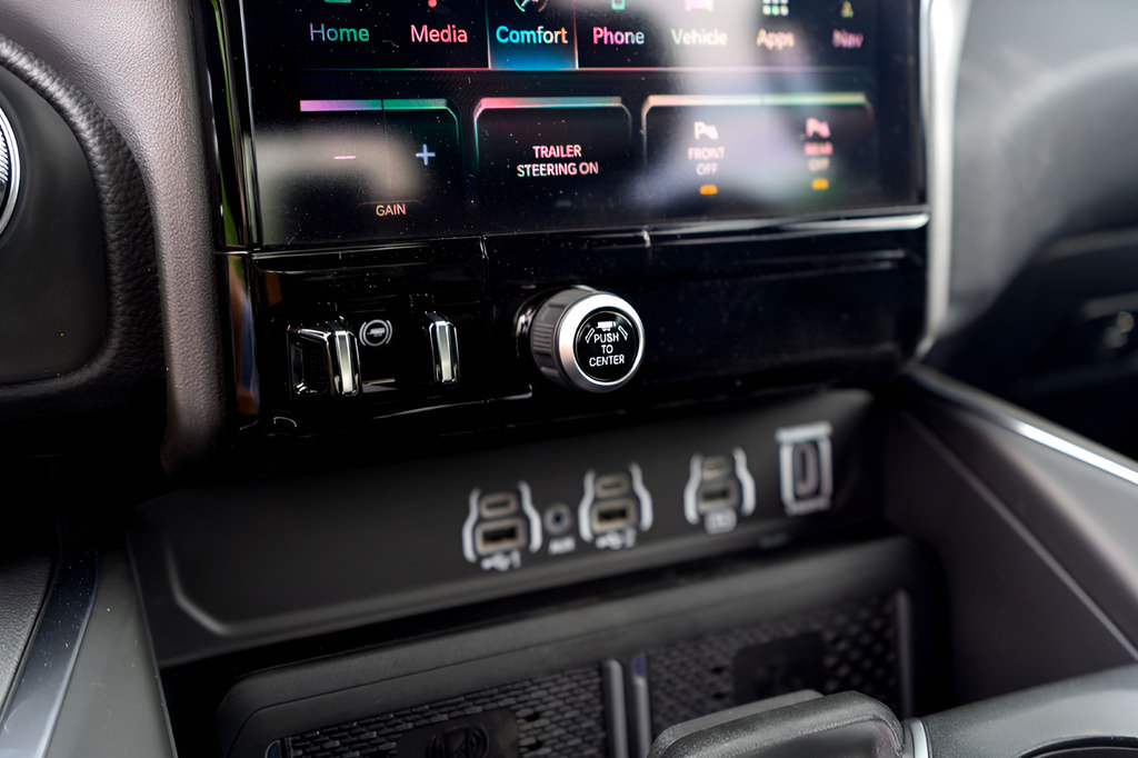 New 2026 RAM 1500 Laramie w/ Night Edition AWD/4WD image 19