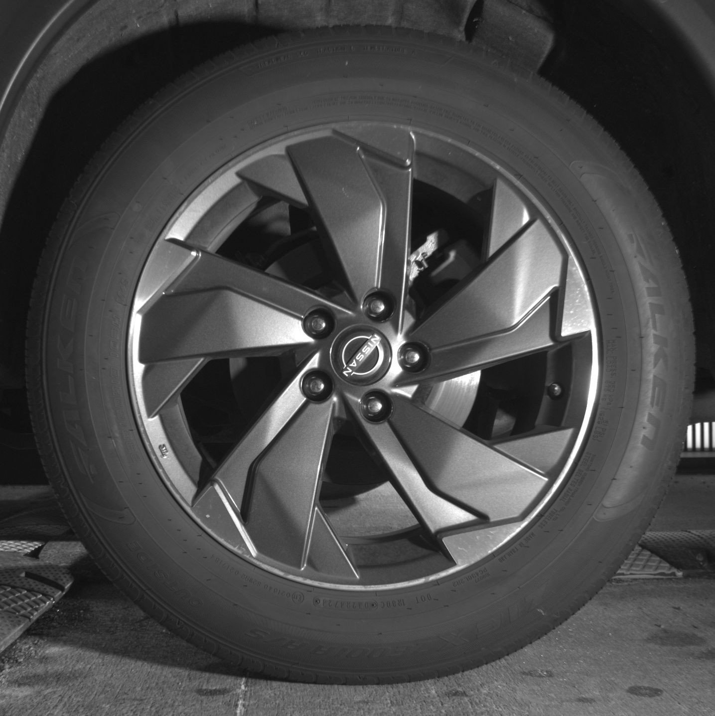 Used 2025 Nissan Rogue SV FWD image 14
