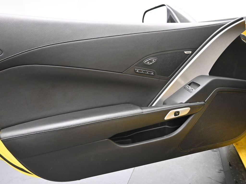 Used 2016 Chevrolet Corvette Z06 w/ Z07 Performance Package RWD image 20