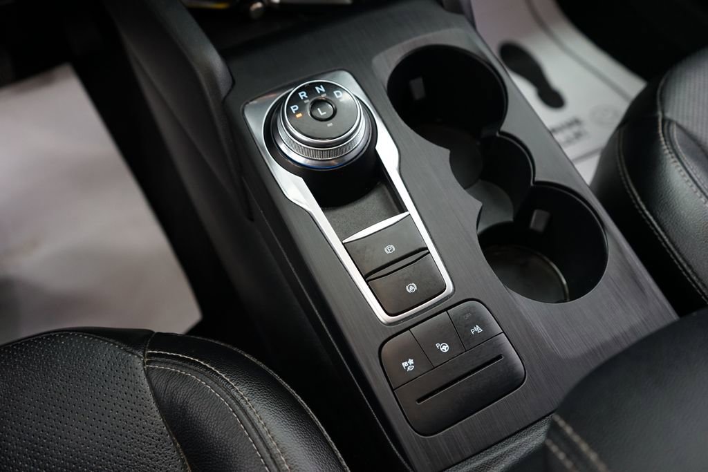 Used 2020 Ford Escape Titanium image 41