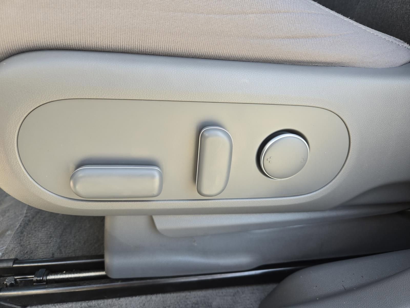 Used 2024 Hyundai Ioniq 5 SEL image 26