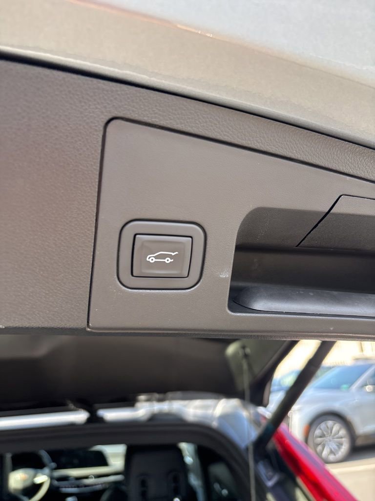 Used 2024 Cadillac XT4 Premium Luxury image 14