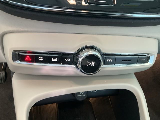Used 2024 Volvo XC40 B5 Plus w/ Protection Package Premier image 14
