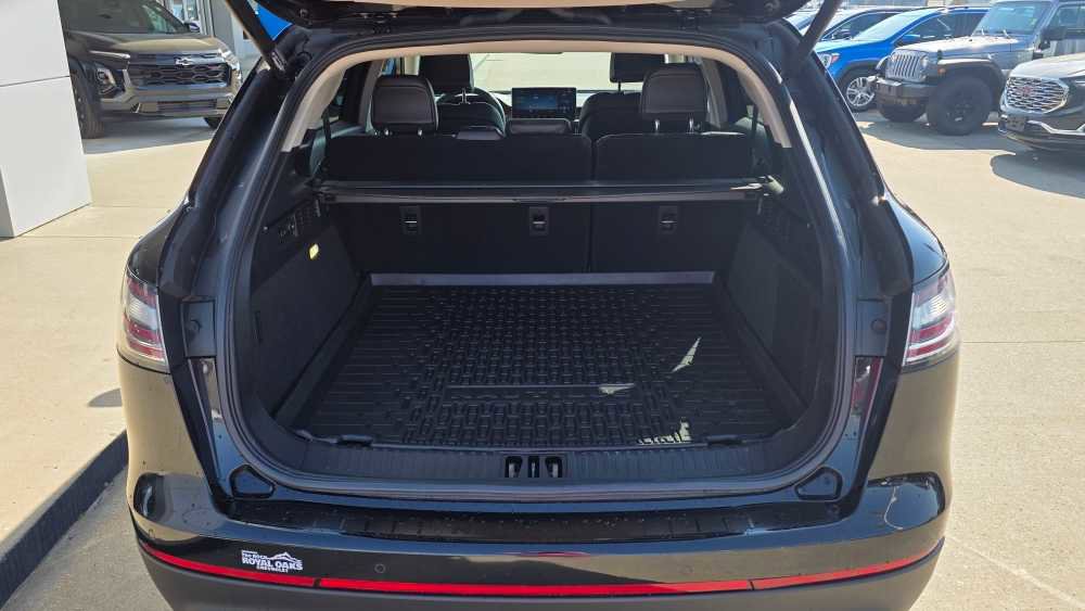 Used 2021 Lincoln Nautilus Reserve image 9