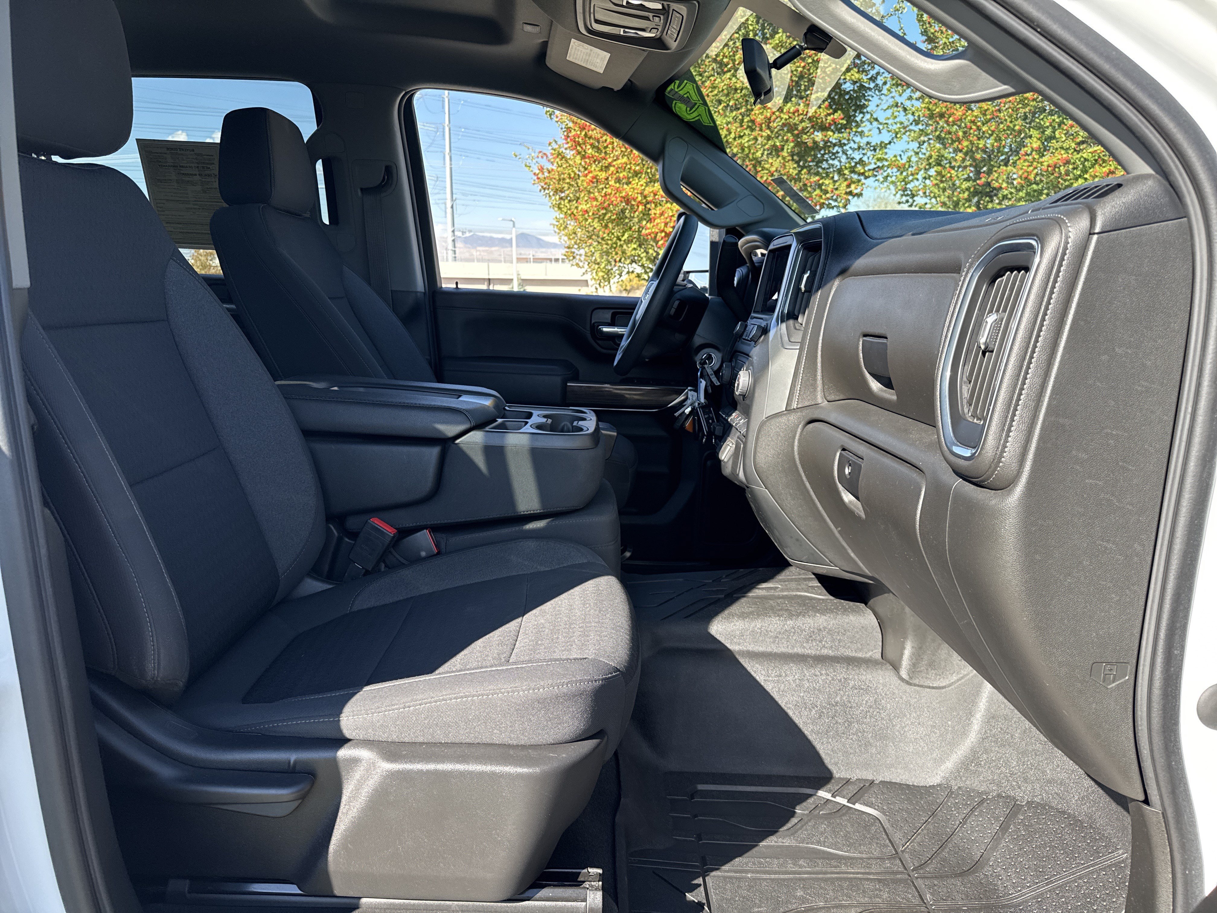 Used 2022 Chevrolet Silverado 3500 LT AWD/4WD image 21