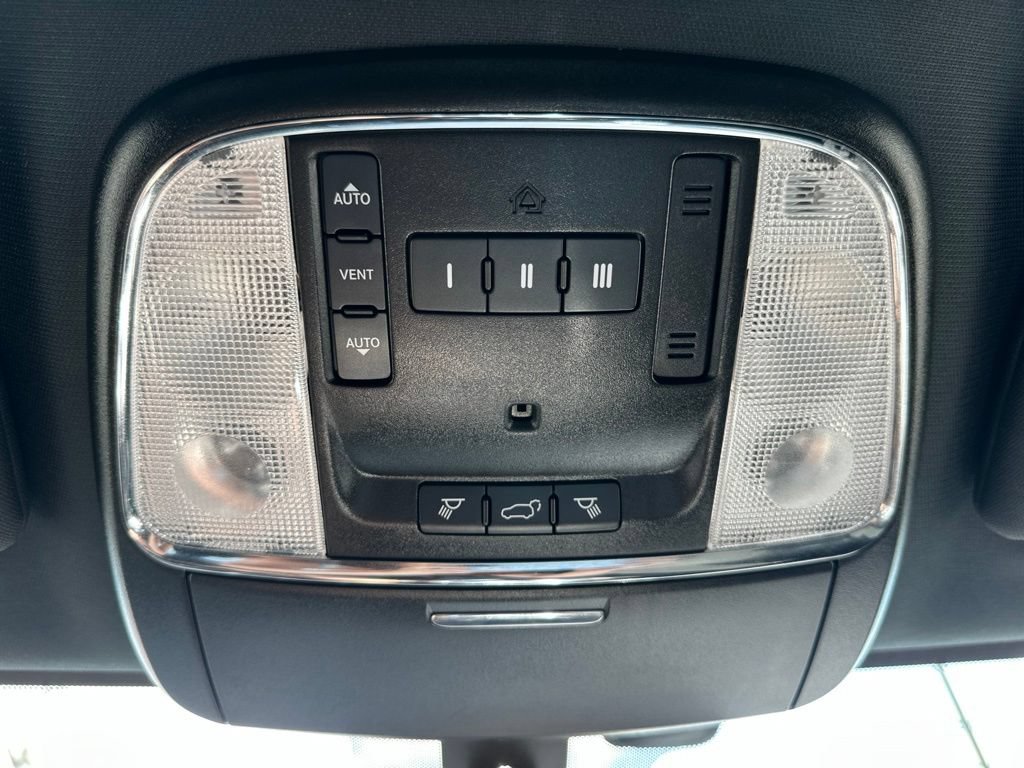 Used 2021 Jeep Grand Cherokee Laredo X RWD image 40
