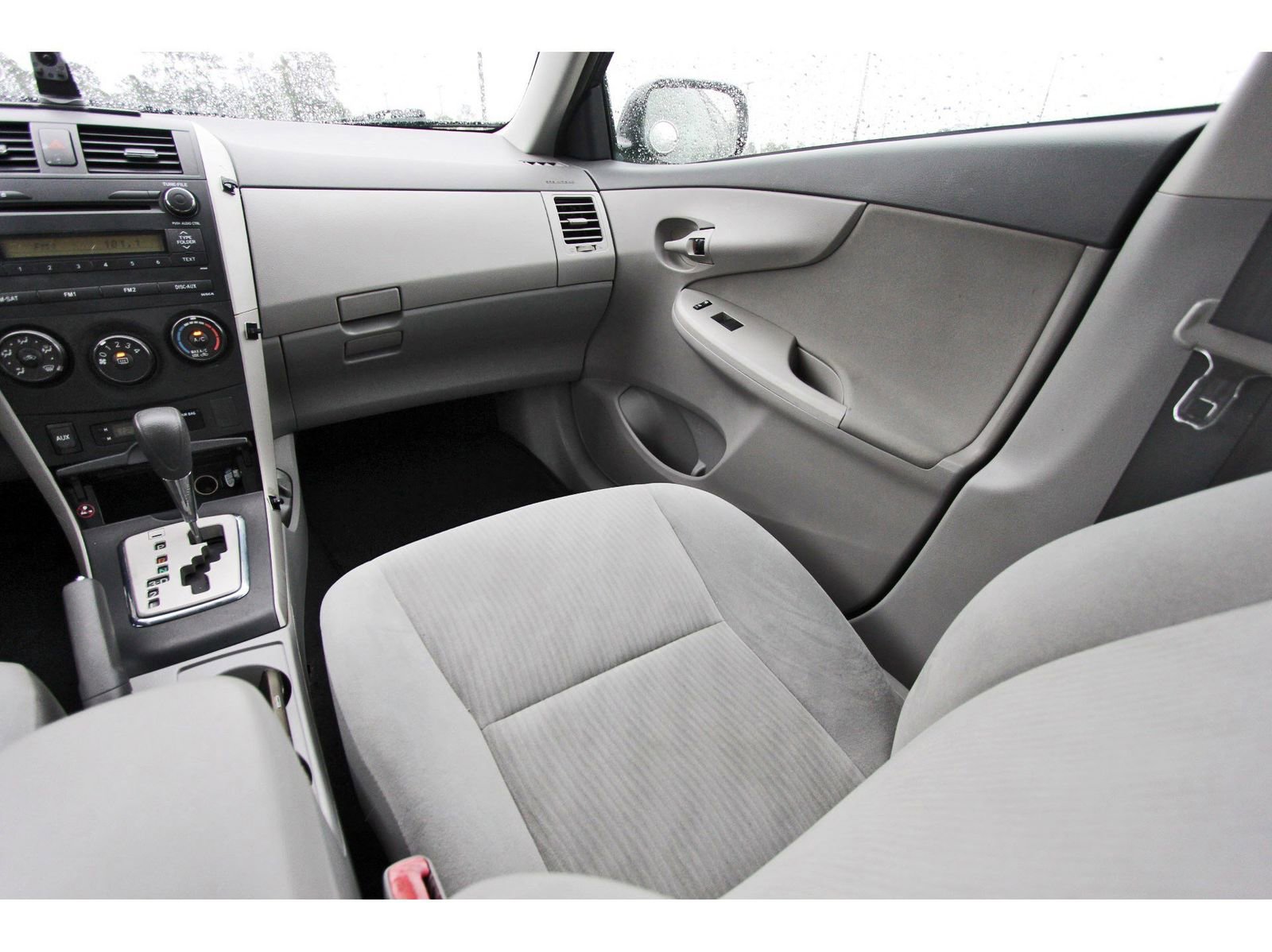 Used 2010 Toyota Corolla LE FWD image 12