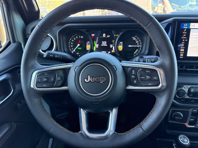 Used 2024 Jeep Wrangler Unlimited Sahara w/ Technology Group AWD/4WD image 7