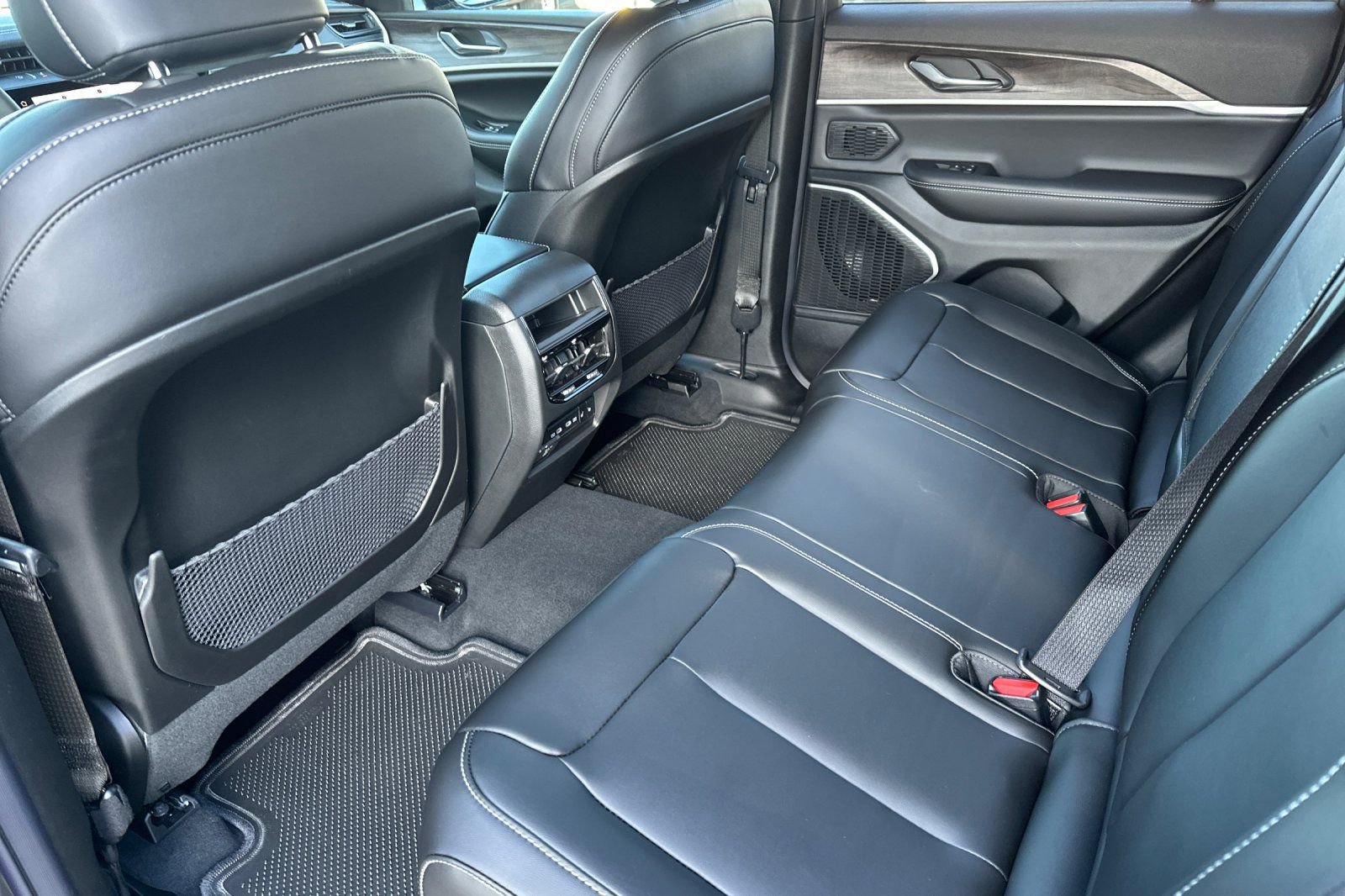New 2026 Jeep Grand Cherokee Limited image 14