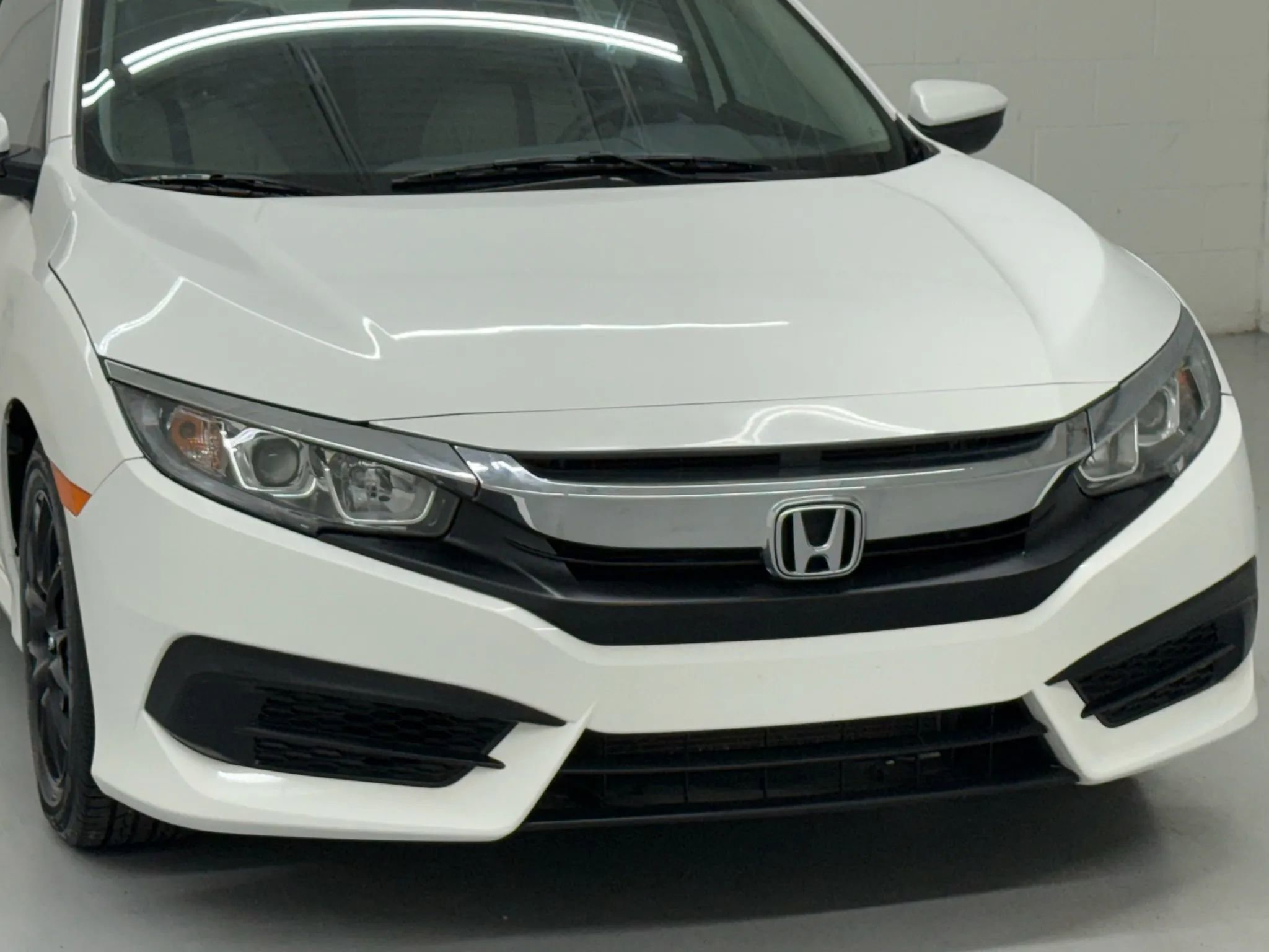 Used 2018 Honda Civic LX image 9