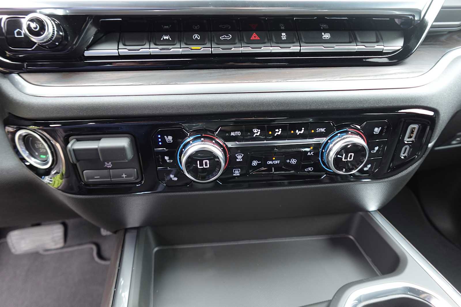 New 2026 GMC Sierra 1500 SLT w/ SLT Convenience Package image 23