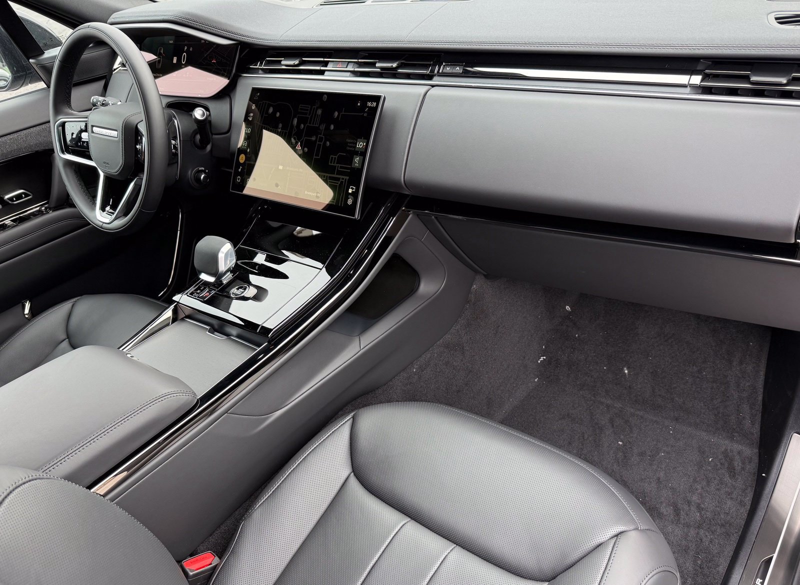 New 2026 Land Rover Range Rover Sport SE AWD/4WD image 19