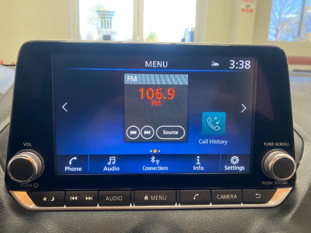 Used 2025 Nissan Sentra SV FWD image 28