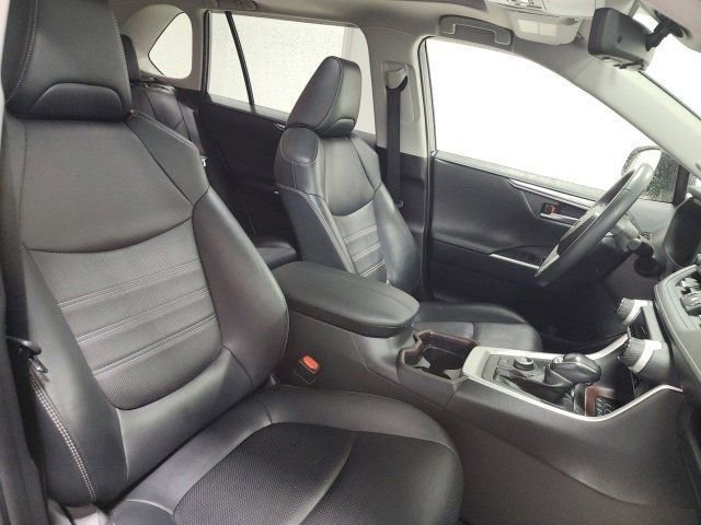 Used 2020 Toyota RAV4 Limited image 19