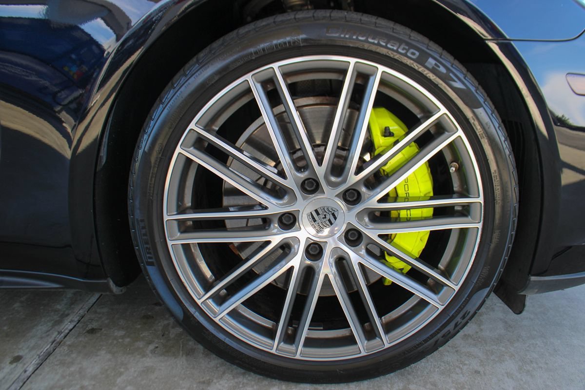 Used 2019 Porsche Panamera 4 AWD/4WD image 35