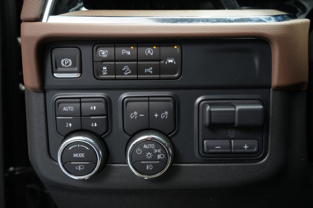 Used 2025 Chevrolet Tahoe High Country image 41