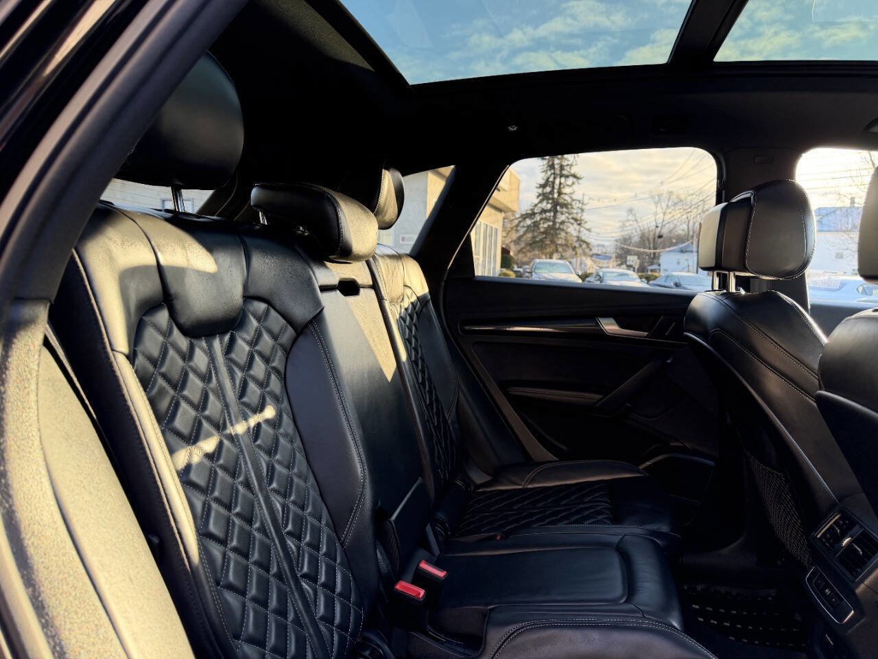 Used 2023 Audi SQ5 Premium Plus w/ Premium Plus Package image 28