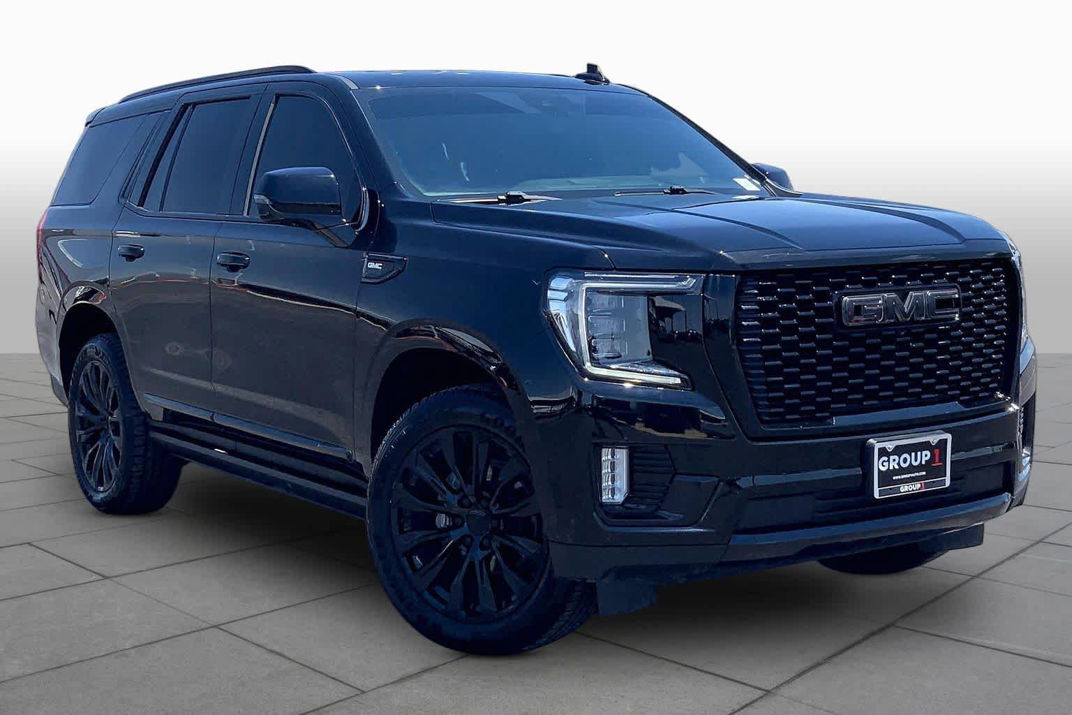 Used 2021 GMC Yukon Denali w/ Denali Premium Package AWD/4WD image 3