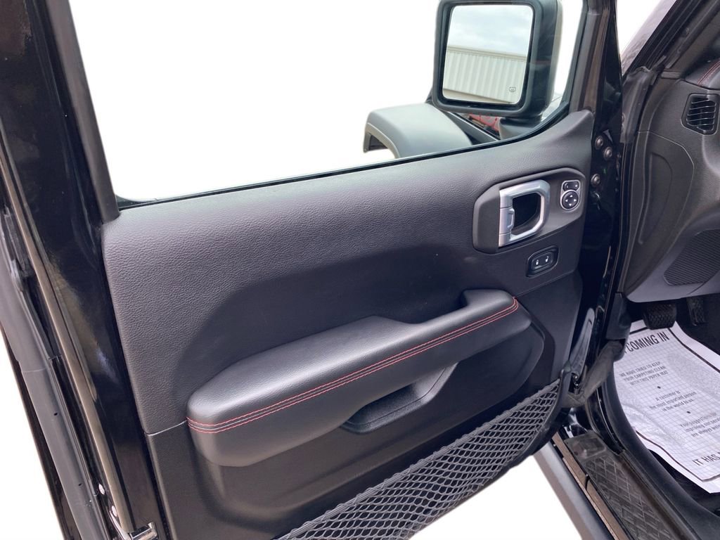 Used 2021 Jeep Wrangler Unlimited Rubicon w/ Cold Weather Group AWD/4WD image 11