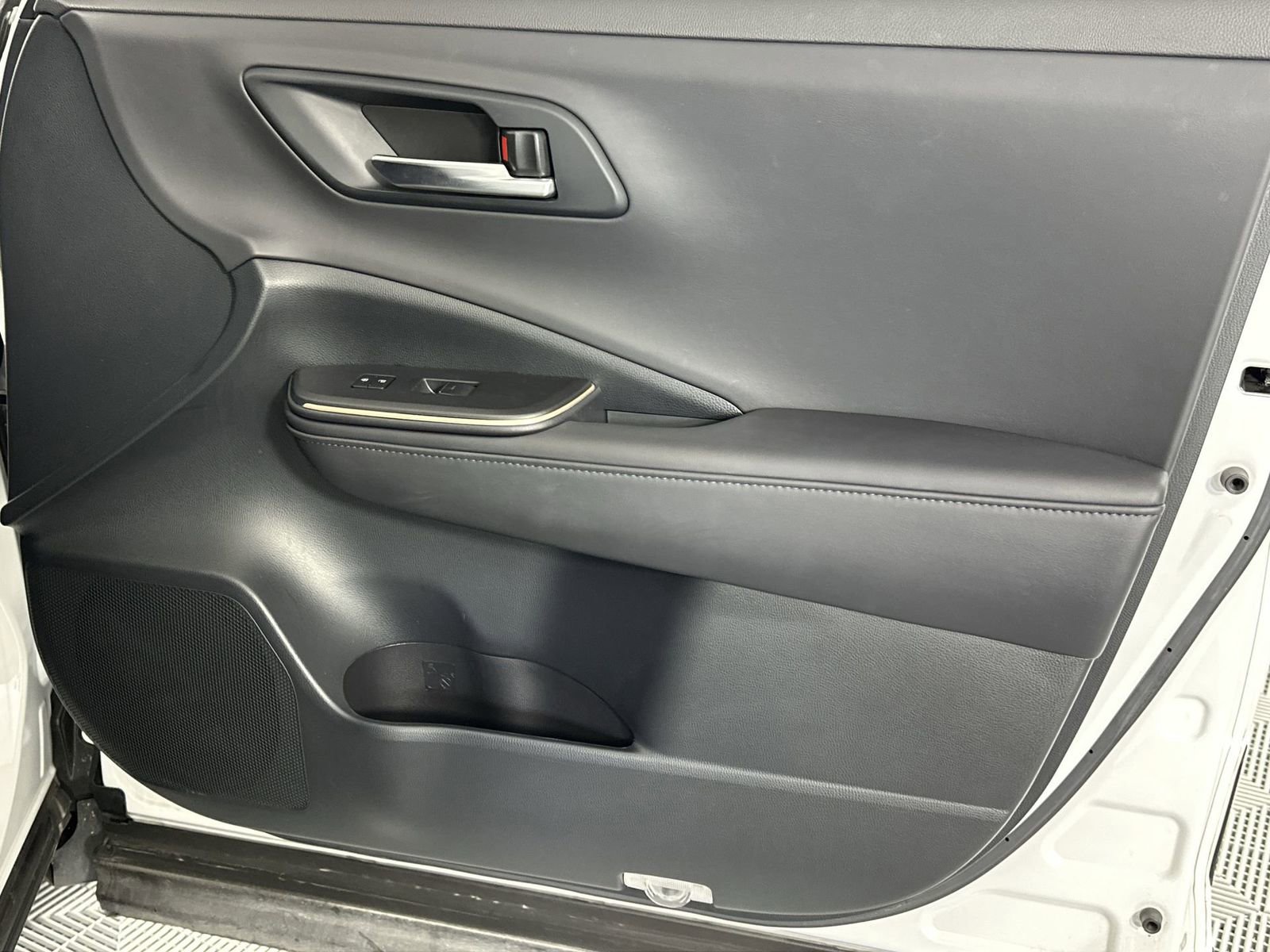 Used 2023 Toyota Crown XLE AWD/4WD image 28