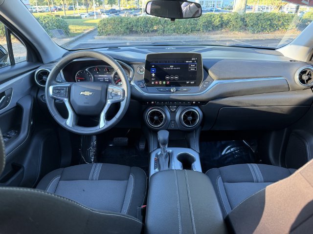 Used 2025 Chevrolet Blazer LT FWD image 23