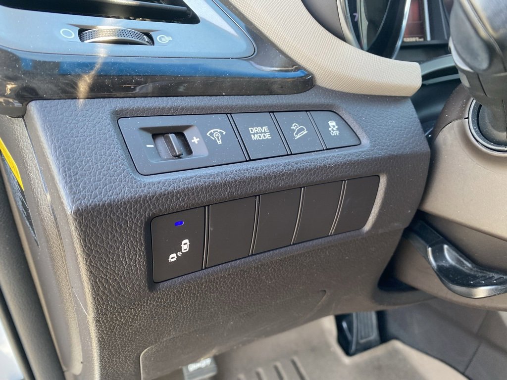 Used 2017 Hyundai Santa Fe Sport image 17