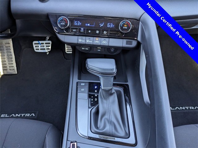 Certified 2025 Hyundai Elantra Sport image 18