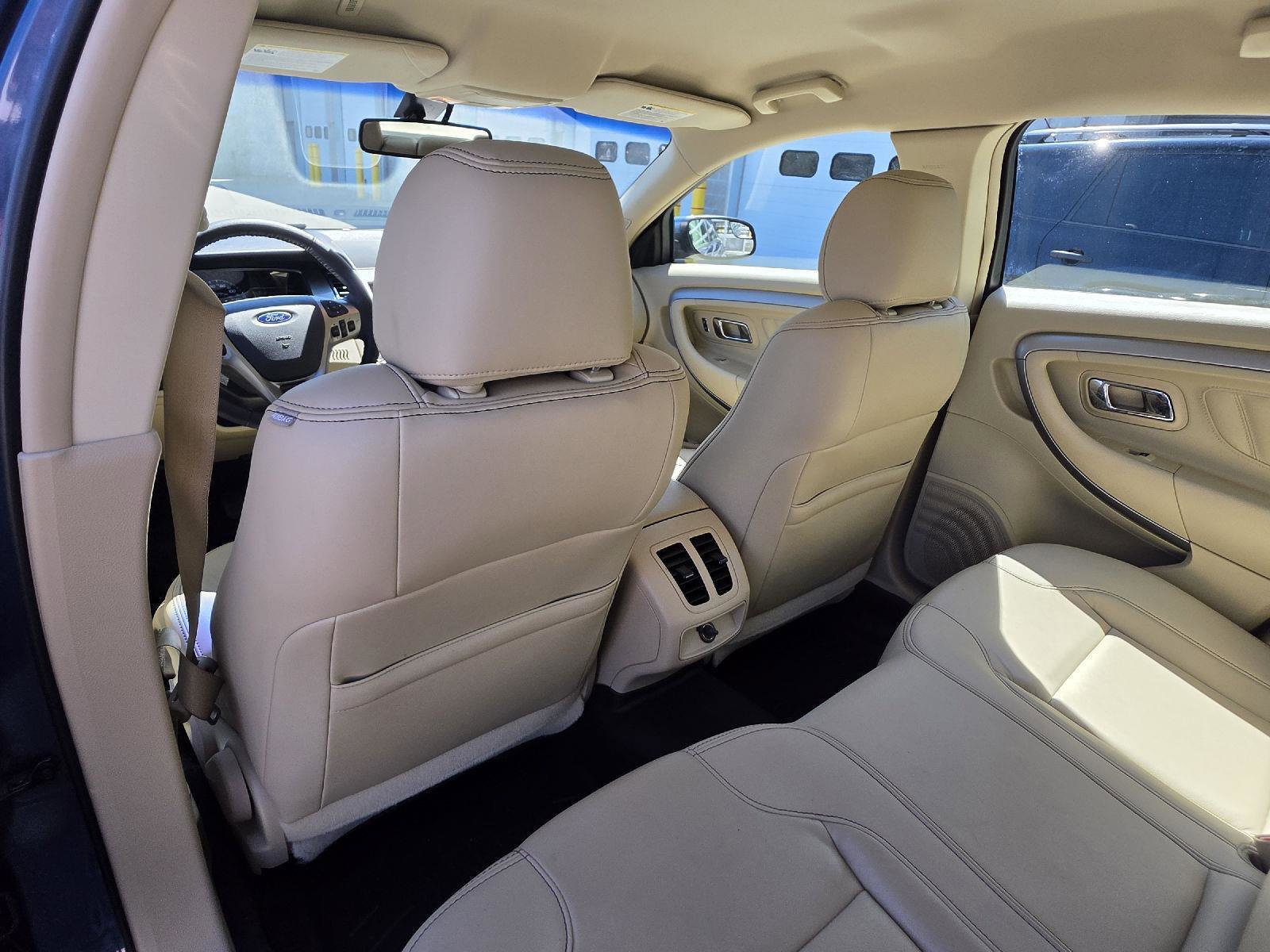 Used 2018 Ford Taurus SEL w/ Equipment Group 201A image 10