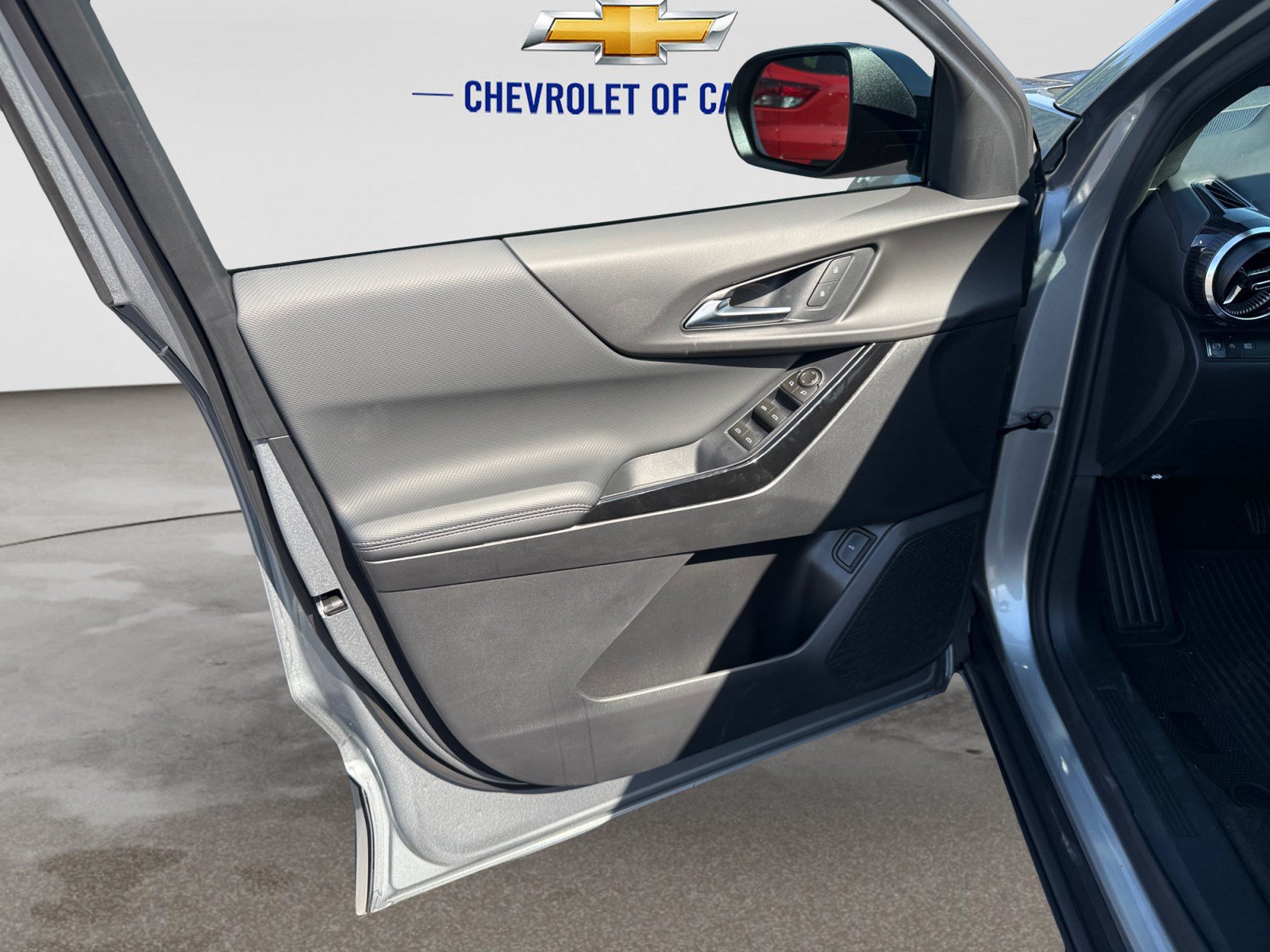 New 2026 Chevrolet Equinox LT w/ Convenience Package II FWD image 10