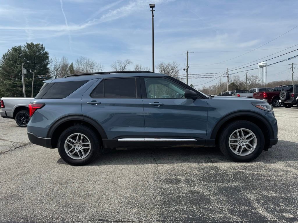 Used 2025 Ford Explorer Active image 9